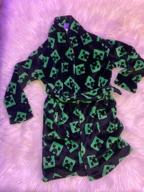 Minecraft Green & Black Creeper Graphic Plush Robe Boys Size 8
